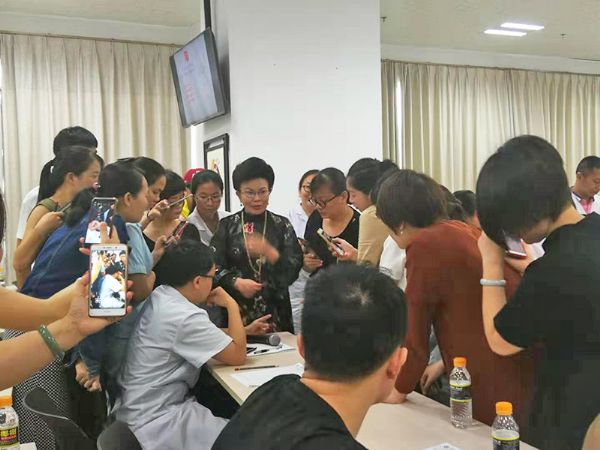 金掌派非遗技术三亚市中医院传承班